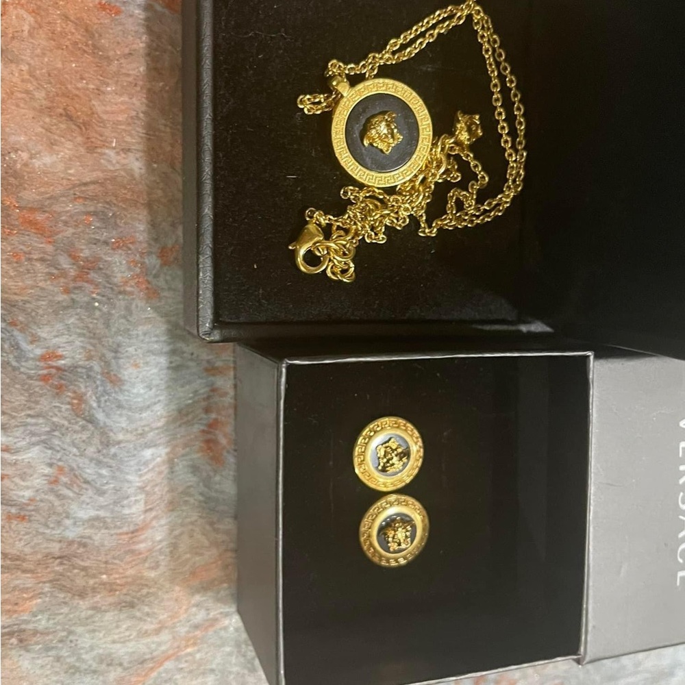 Versace gold tone and enamel round medallion “Medusa” necklace and earri… - Picture 15 of 16